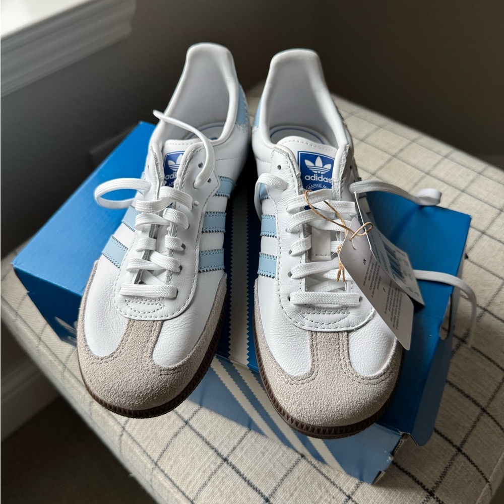 Adidas Samba OG White and Light Blue Shoes - Picture 2 of 4